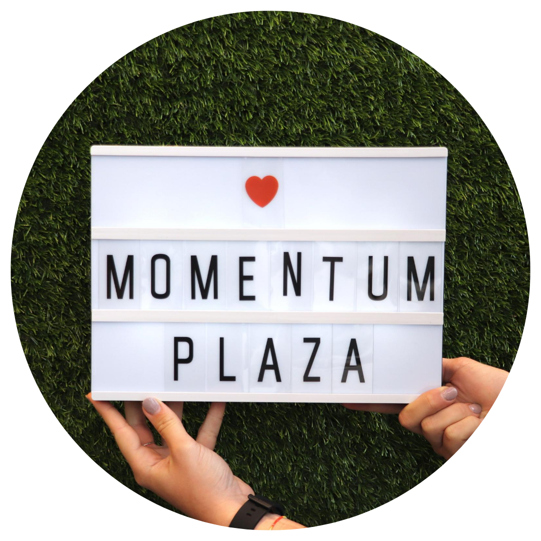 Cartel Momentum Plaza