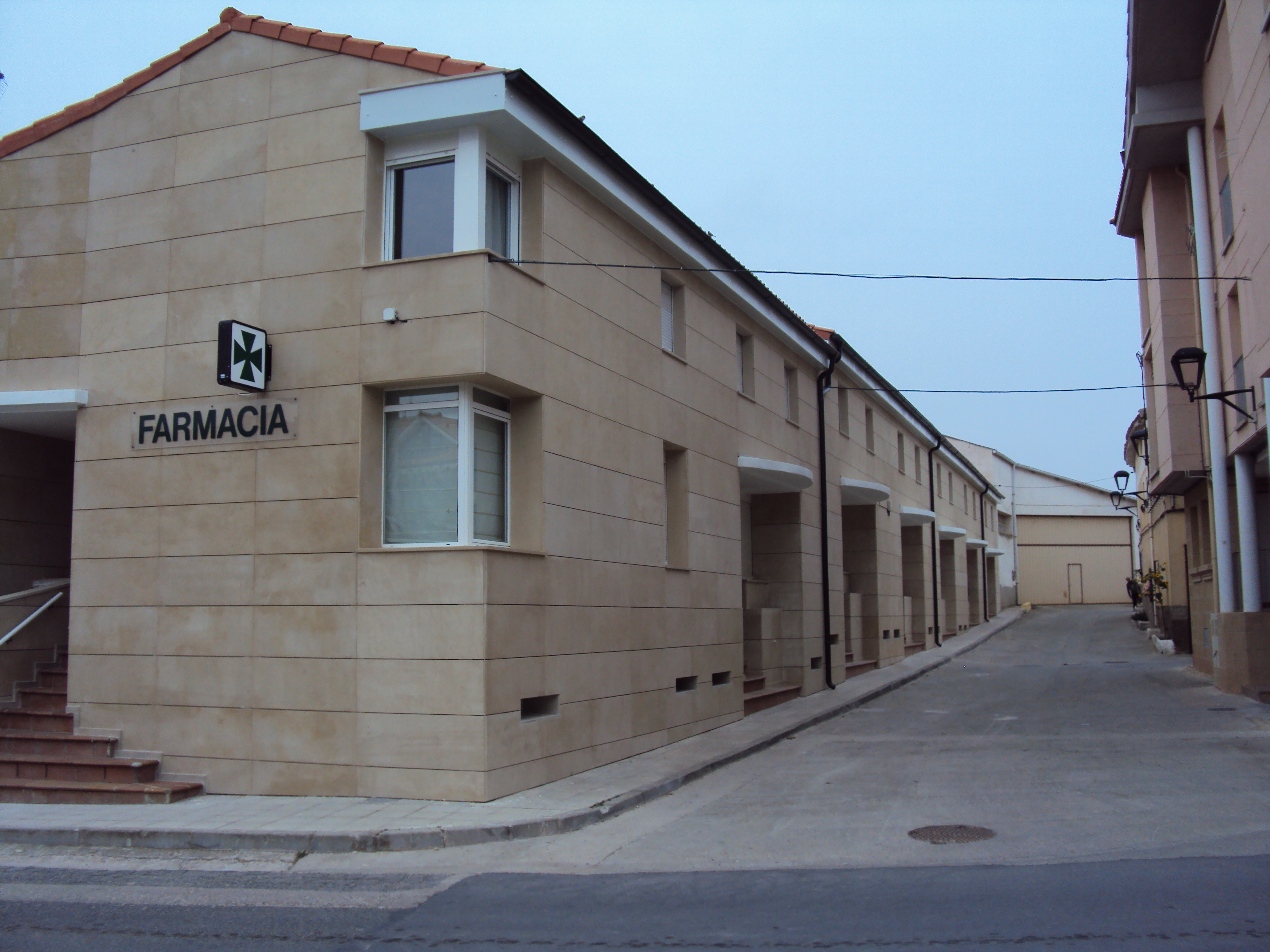 Reforma de cubierta en viviendas adosadas de Zarratón (La Rioja) mejorando su aislamiento