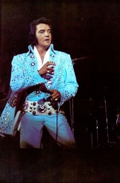 Blue Nail Suit 15 de junio 1972