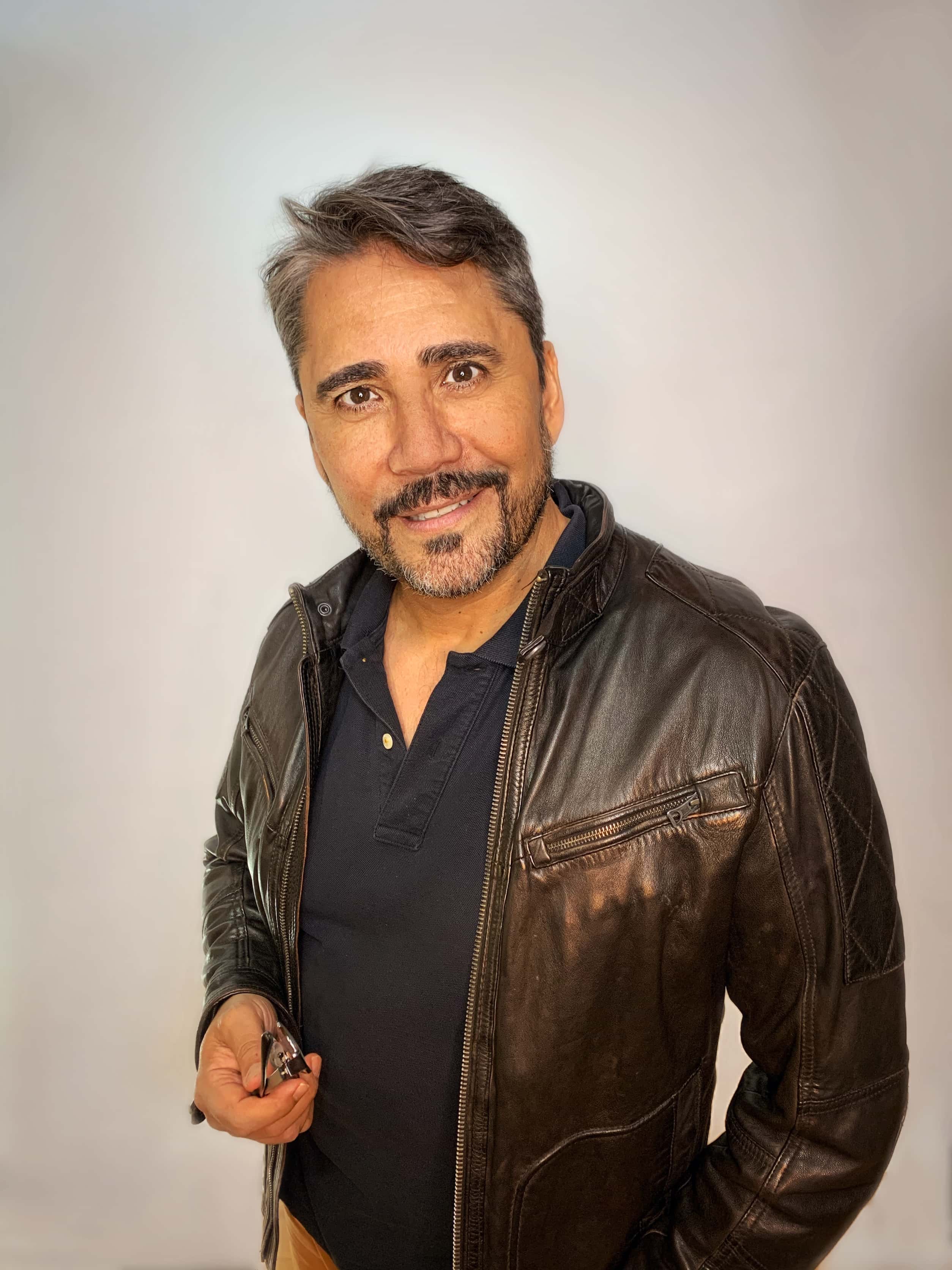 Contacta con Carlos Fernández tenor