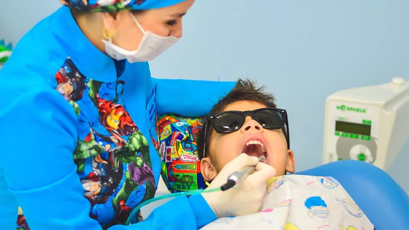 Como ayudar a un niño a perder el miedo al dentista
