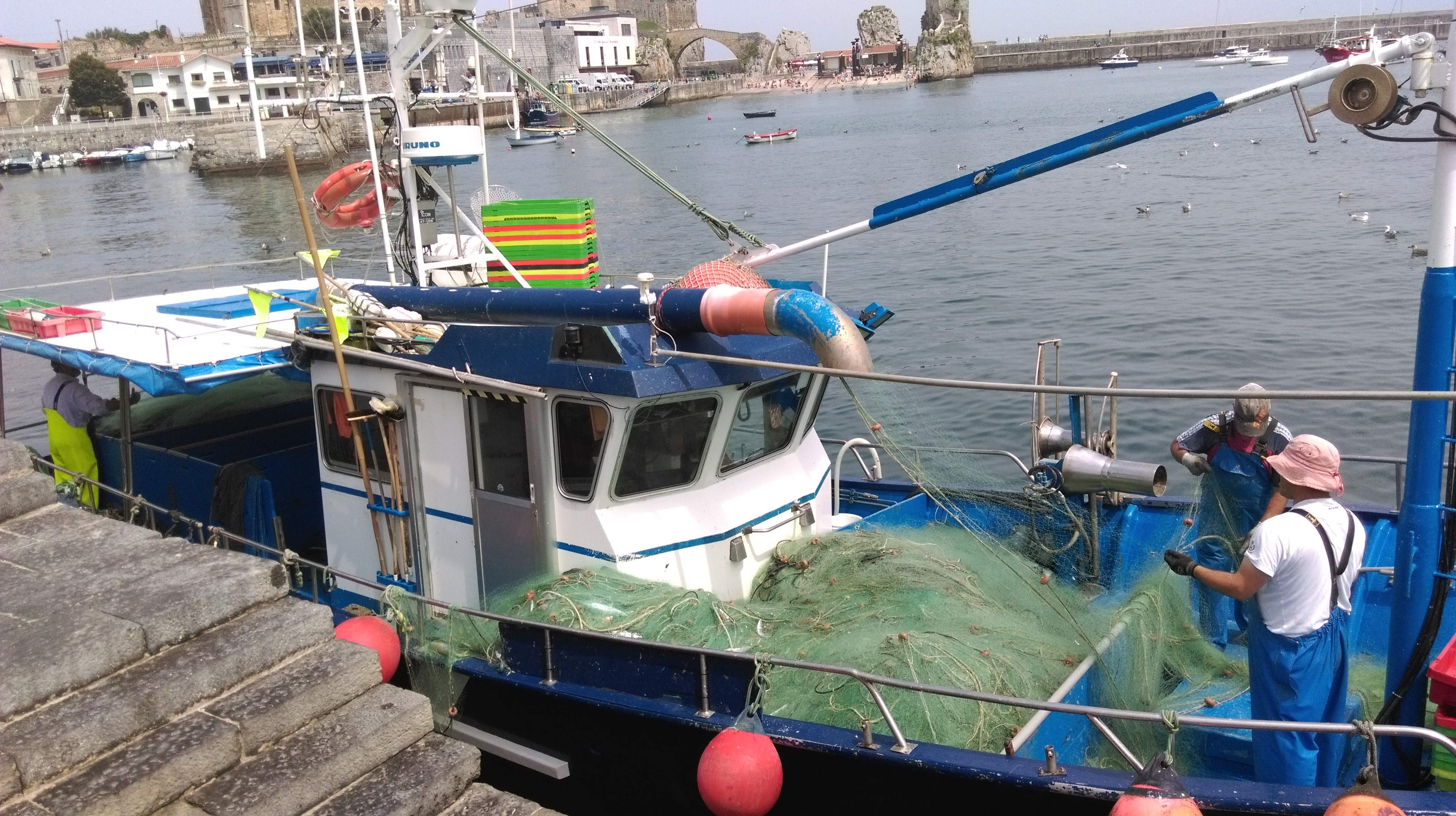 puerto pesquero en Cantabria