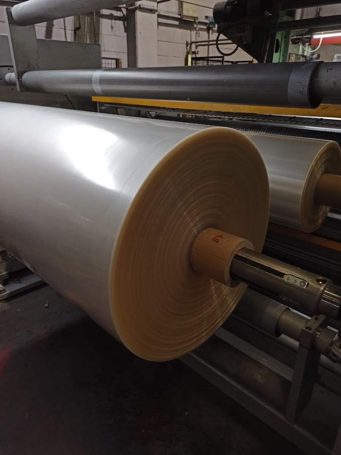 Cutting and winding of packaging paper in La Roca del Vallès