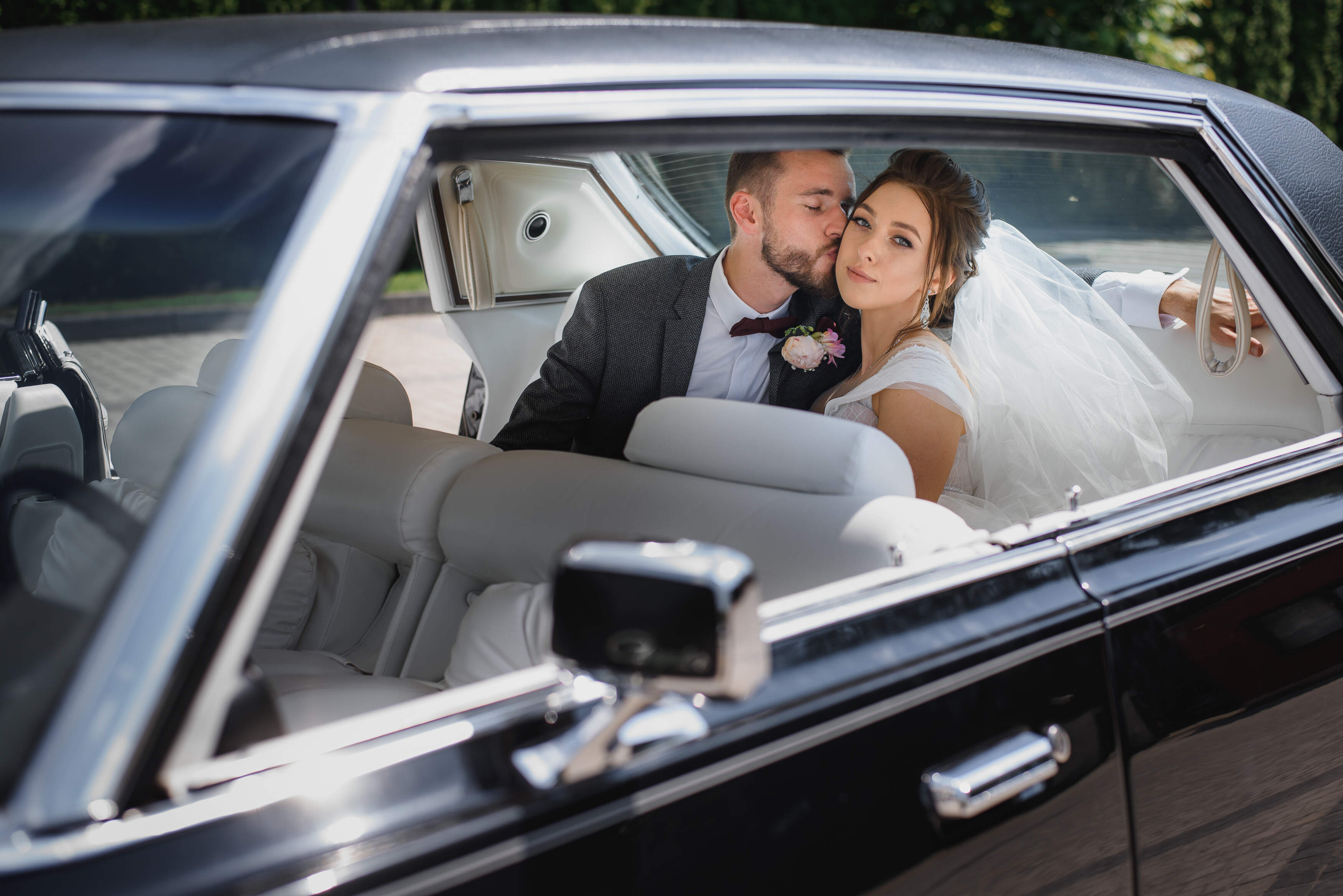 ¿Por qué alquilar un coche con conductor para el día de tu boda es la mejor opción?