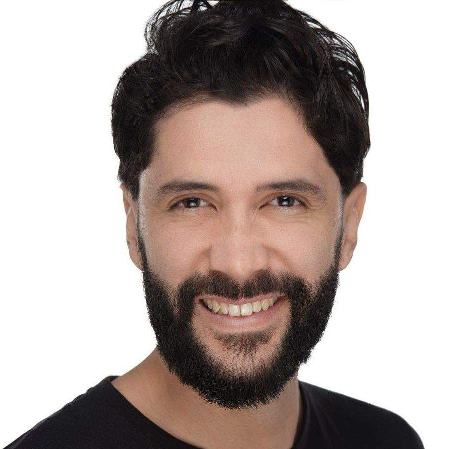 COLOMBIAN ACTOR BASED IN SPAIN (SPANISH)