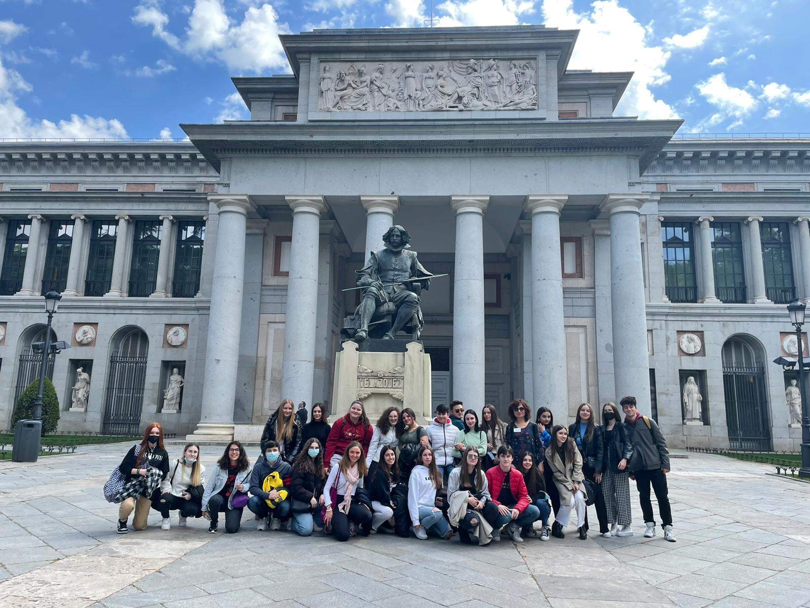 alumnos de 1º de bachillerato pasearon por el casco histórico de  Madrid y Museo del Prado.