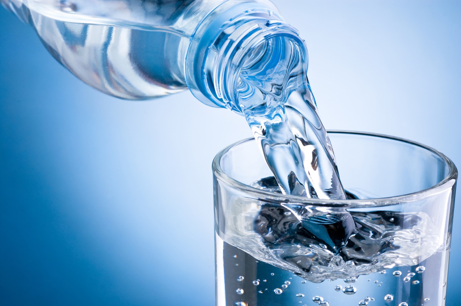 Cuando necesitas refrescarte no hay nada mejor que un buen trago del agua crsitalina.