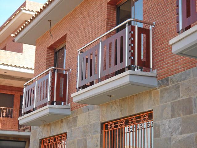 Balcones de casa residencial en Acero Inoxidable y Acero Cortén
