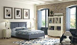 Dormitorio romántico blanco y azul mediterraneo