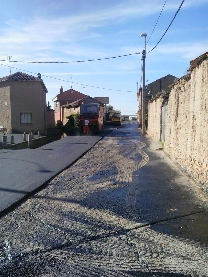 Asfaltado de calles en Villares de Orbigo