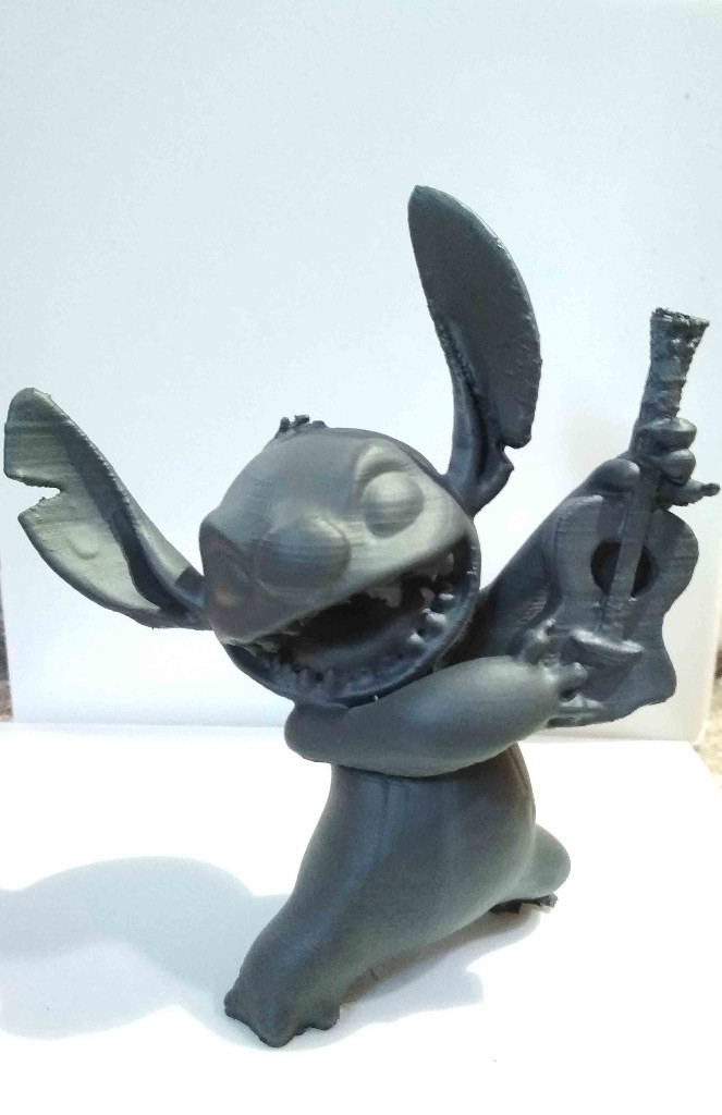 Personaje Stitch con impresión 3D y recubrimiento listo para pintar.