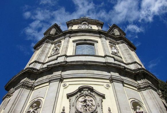 Fachada Basílica Pontificia de San Miguel