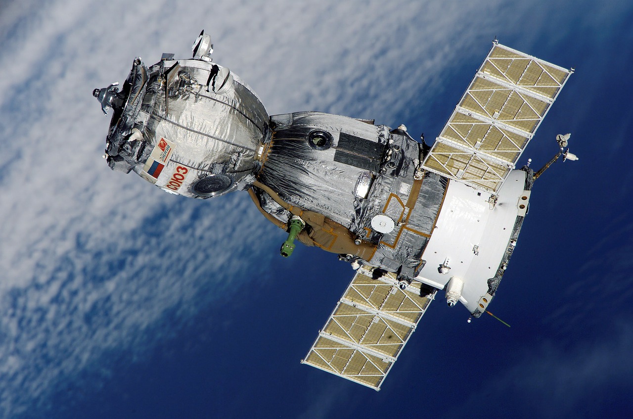 ¿Qué son las estaciones terrestres de satélites?