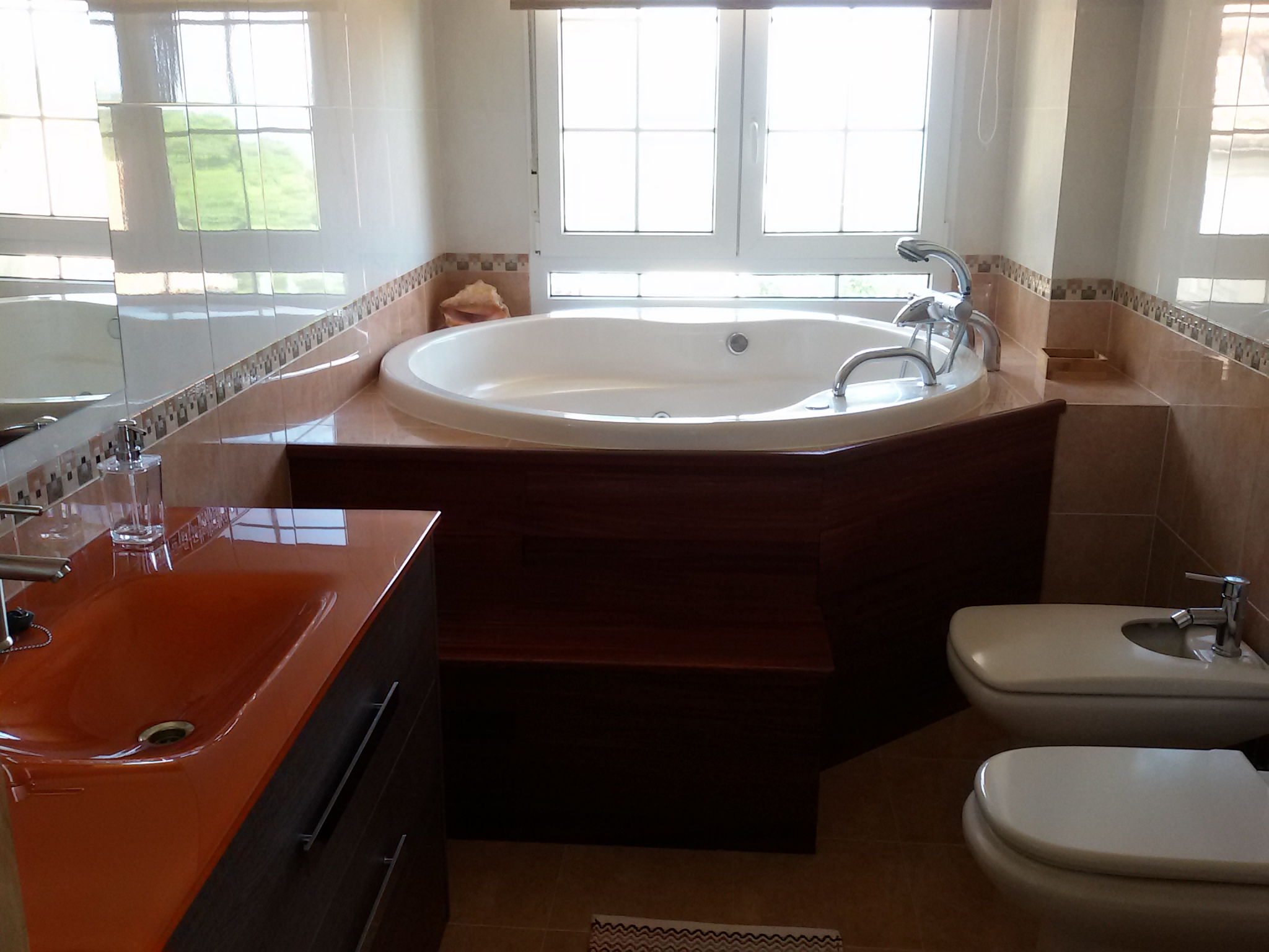 Jacuzzi en Sonabia, Apartamento